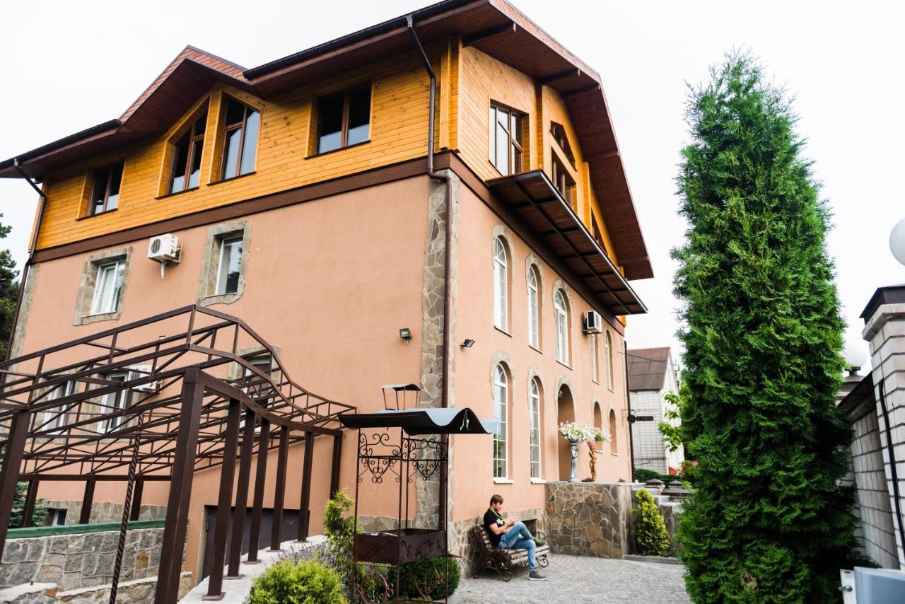 Golden park Apartments Umanʼ Dış mekan fotoğraf